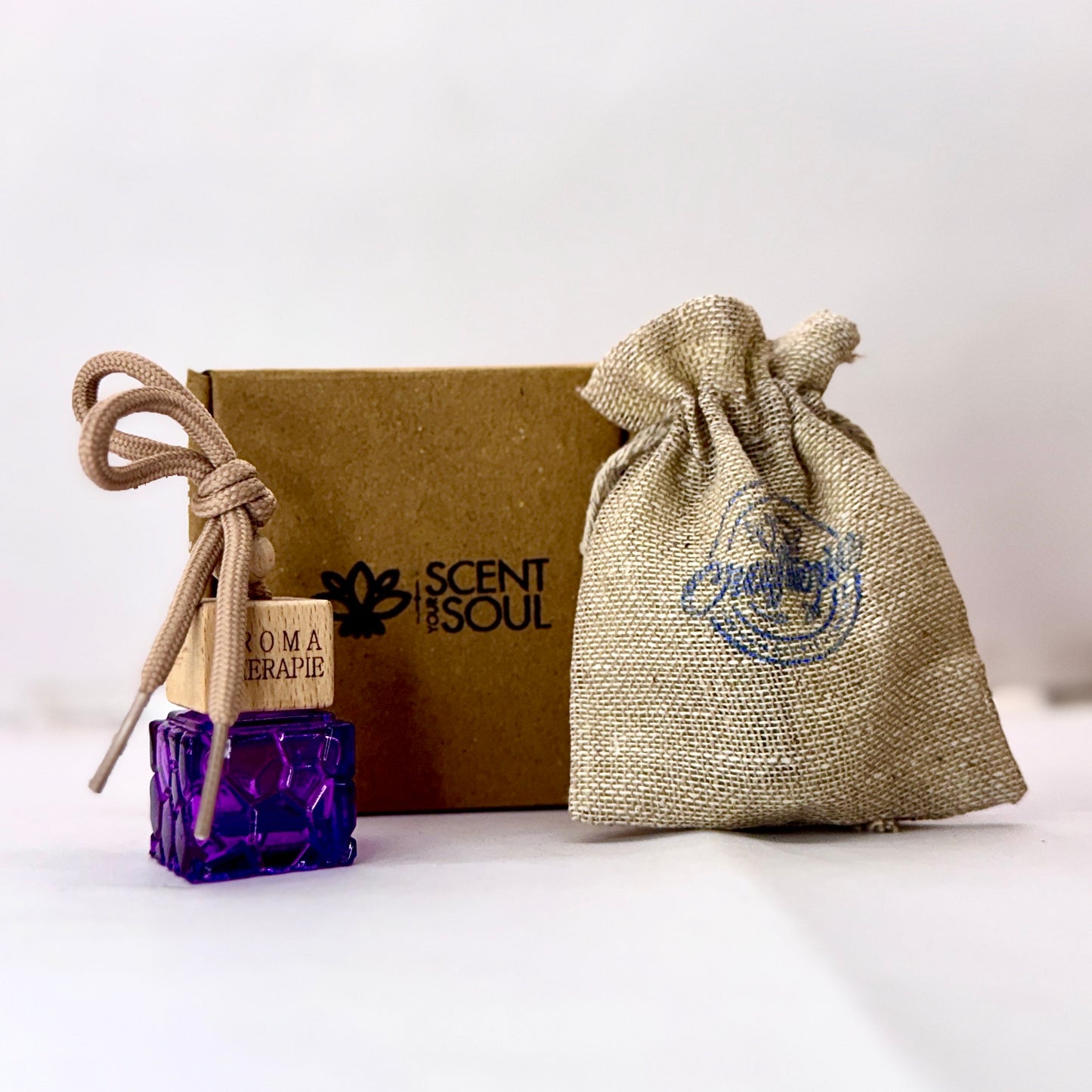 Premium Ornament Car Diffuser/Perfume in Glass Bottle Pandent with Jute bag and box